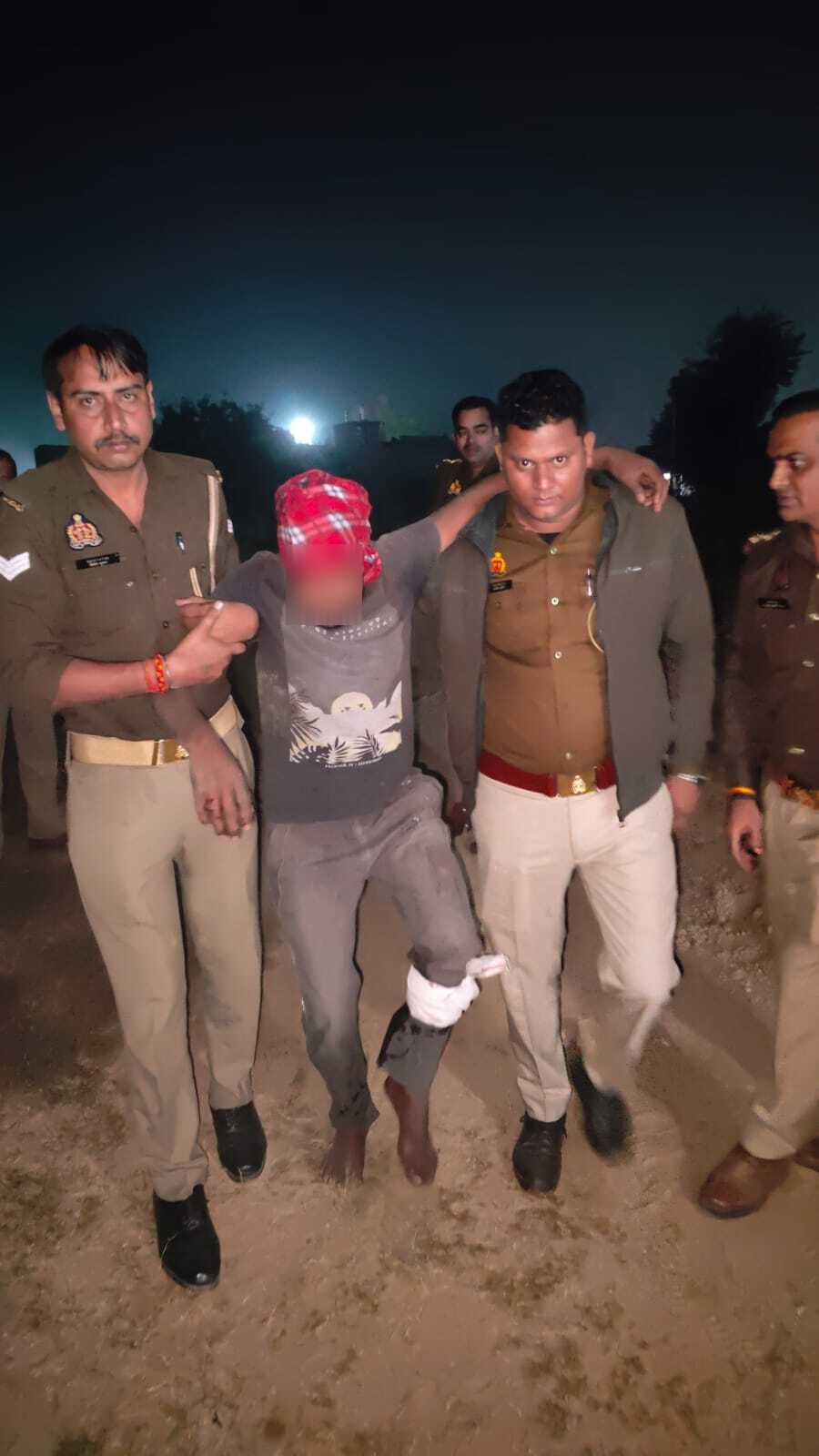 नगला पान सहाय के जंगलों में पंद्रह हजार का इनामिया बदमाश मुठभेड़ में घायल