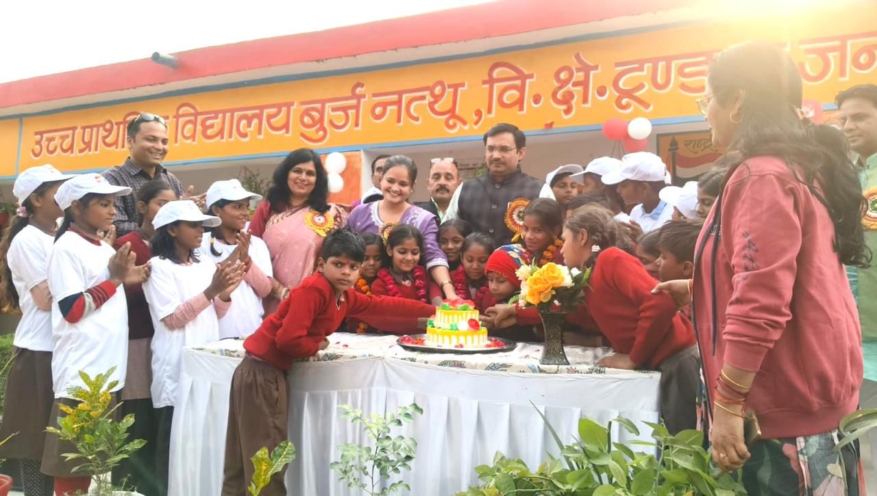 टूण्डला में बाल दिवस पर धूम—यूपी पीएस बुर्ज नत्थू में बाल मेले ने बिखेरी बच्चों की प्रतिभाओं की चमक!