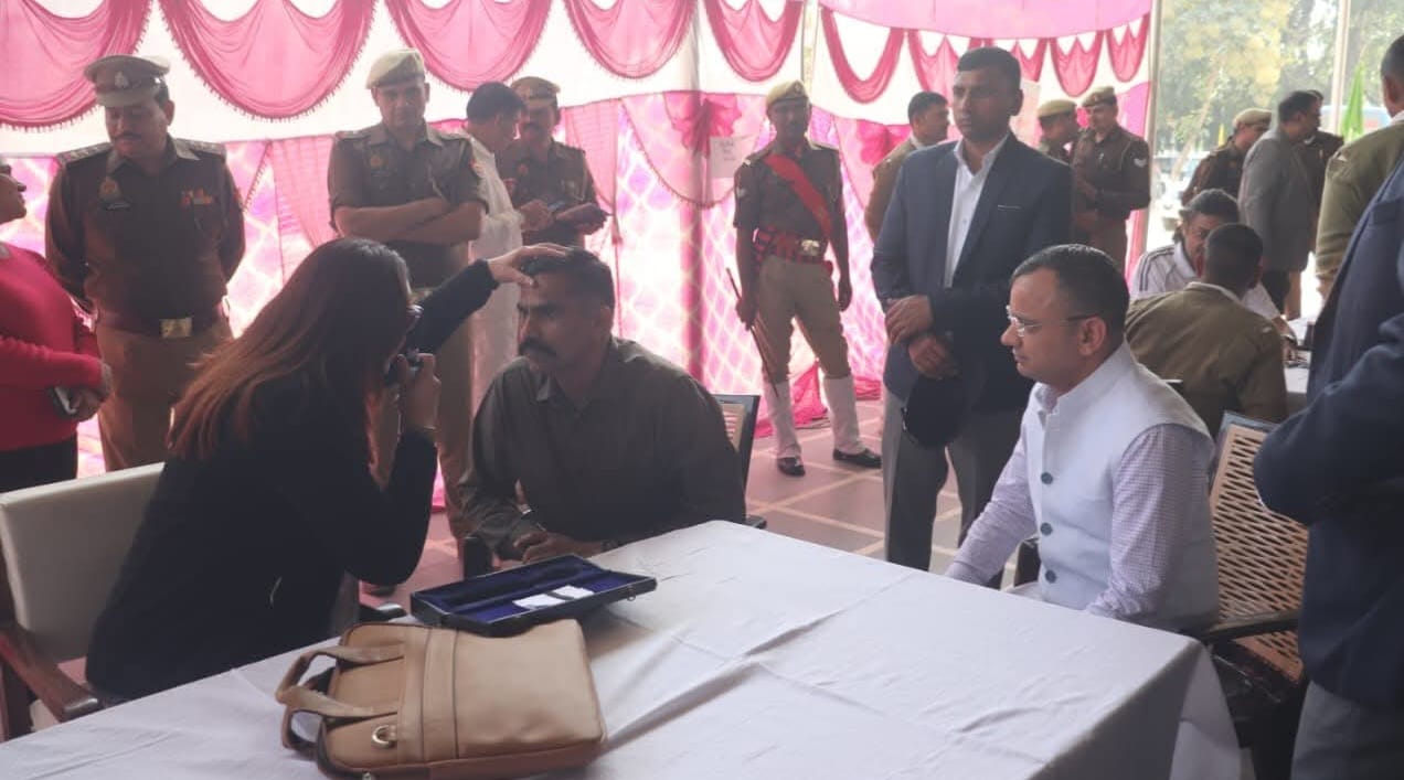 निःशुल्क स्वास्थ्य शिविर आयोजन, पुलिस कर्मियों और परिजनों की मेडिकल कैंप में हुई जांच