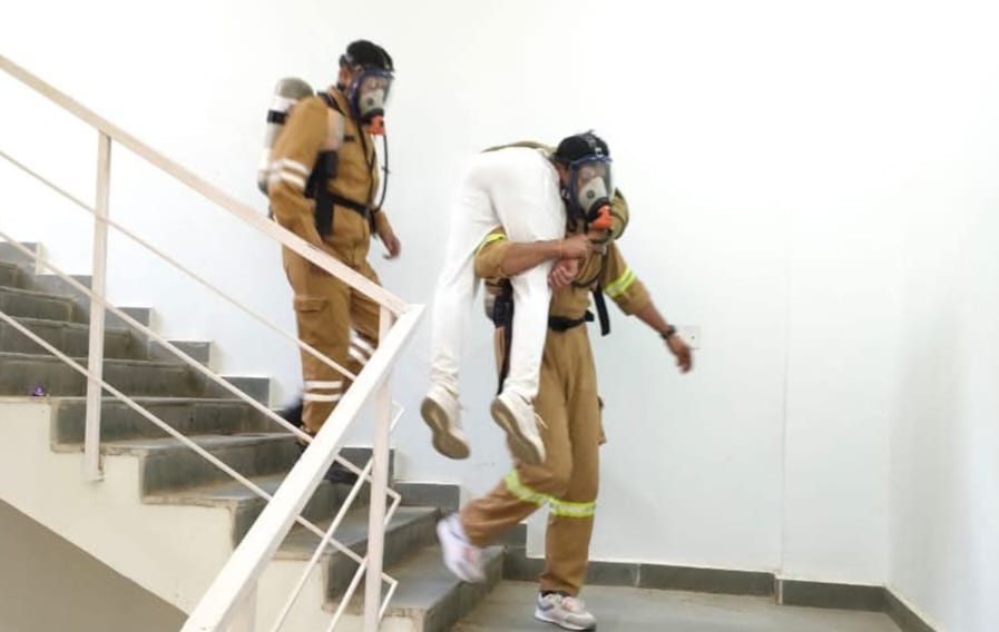 अग्नि सुरक्षा उपायों एवं आपातकालीन स्थिति में प्रक्रिया का अभ्यास