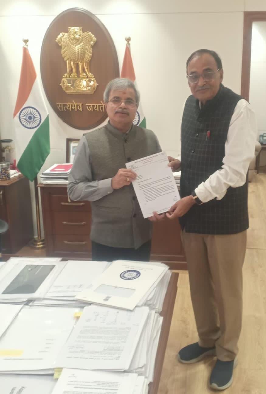 चेयरमैन रेलवे बोर्ड से रेल सलाहकार समिति सदस्य ने की मुलाकात    