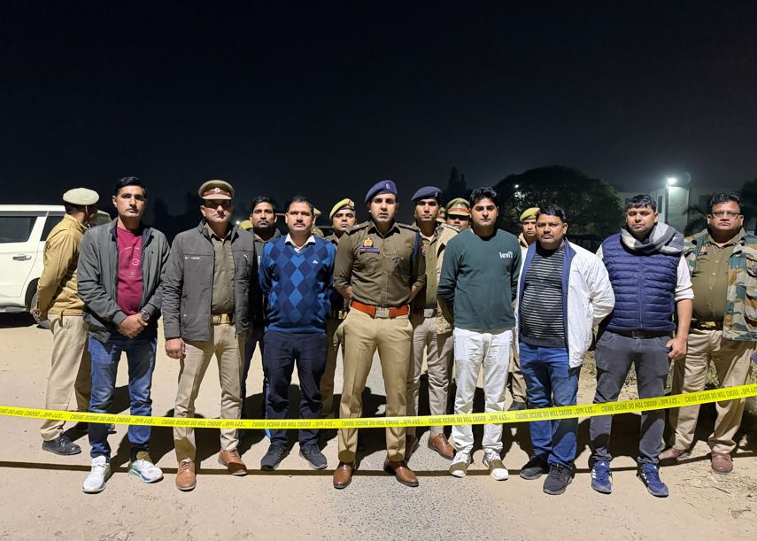 शिक्षक दंपति से लूट करने वाले दो बदमाश गिरफ्तार, पैरों में लगी गोली