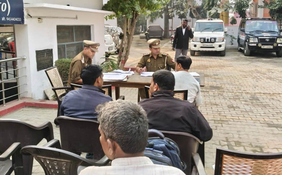 थाना प्रभारी ने समाधान दिवस पर सुनी आमजन की समस्याएं 