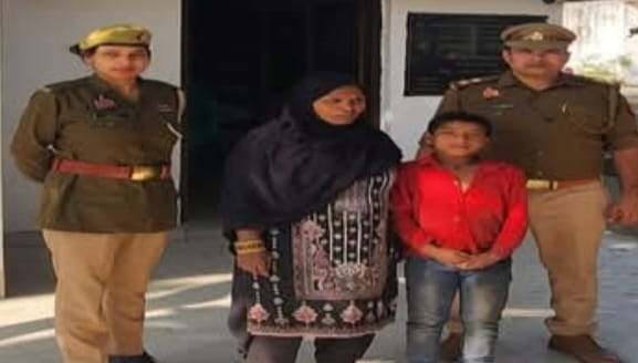 पुलिस का सराहनीय कार्य, भटके हुए बच्चें को परिवार से मिलवाया 
