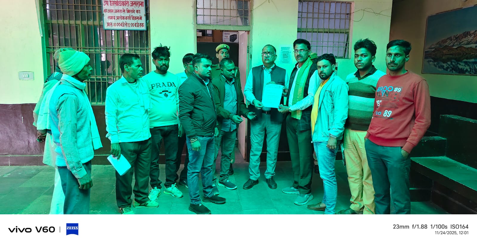 किसान यूनियन ने एसडीएम को सौंपा ज्ञापन