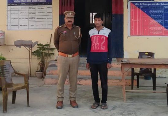 ईदगाह के सामने सट्टा खेलता सटोरिया गिरफ्तार, डायरी-पैन और नगदी बरामद