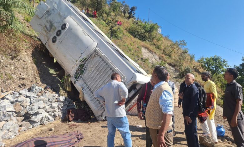 टिहरी में बस दुर्घटना में पांच श्रद्धालुओं की मौत, चालक समेत 13 अन्य घायल