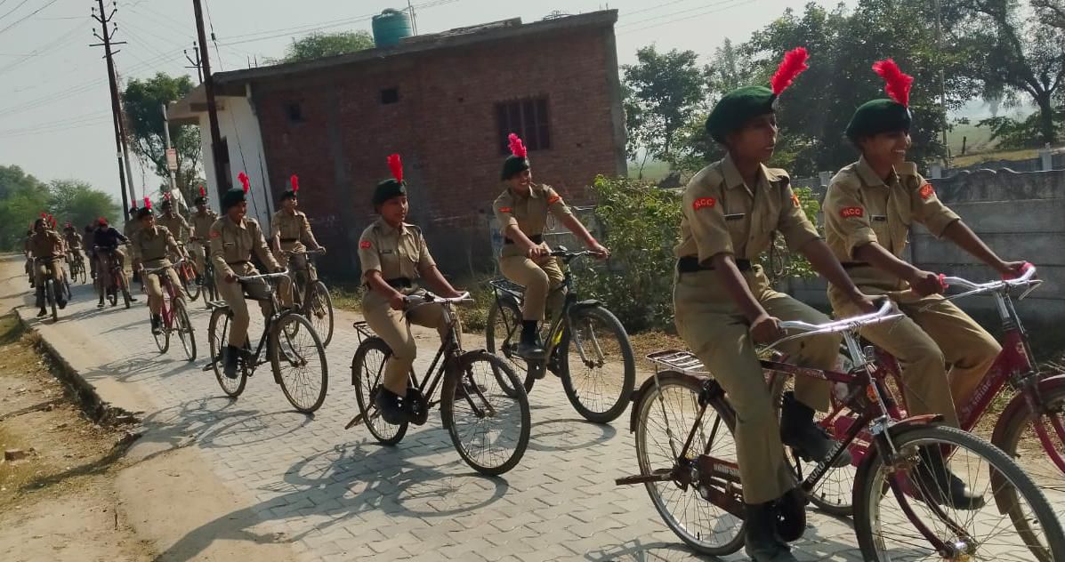 एनसीसी स्थापना दिवस पर कैडेटों ने निकाली साइकिल रैली