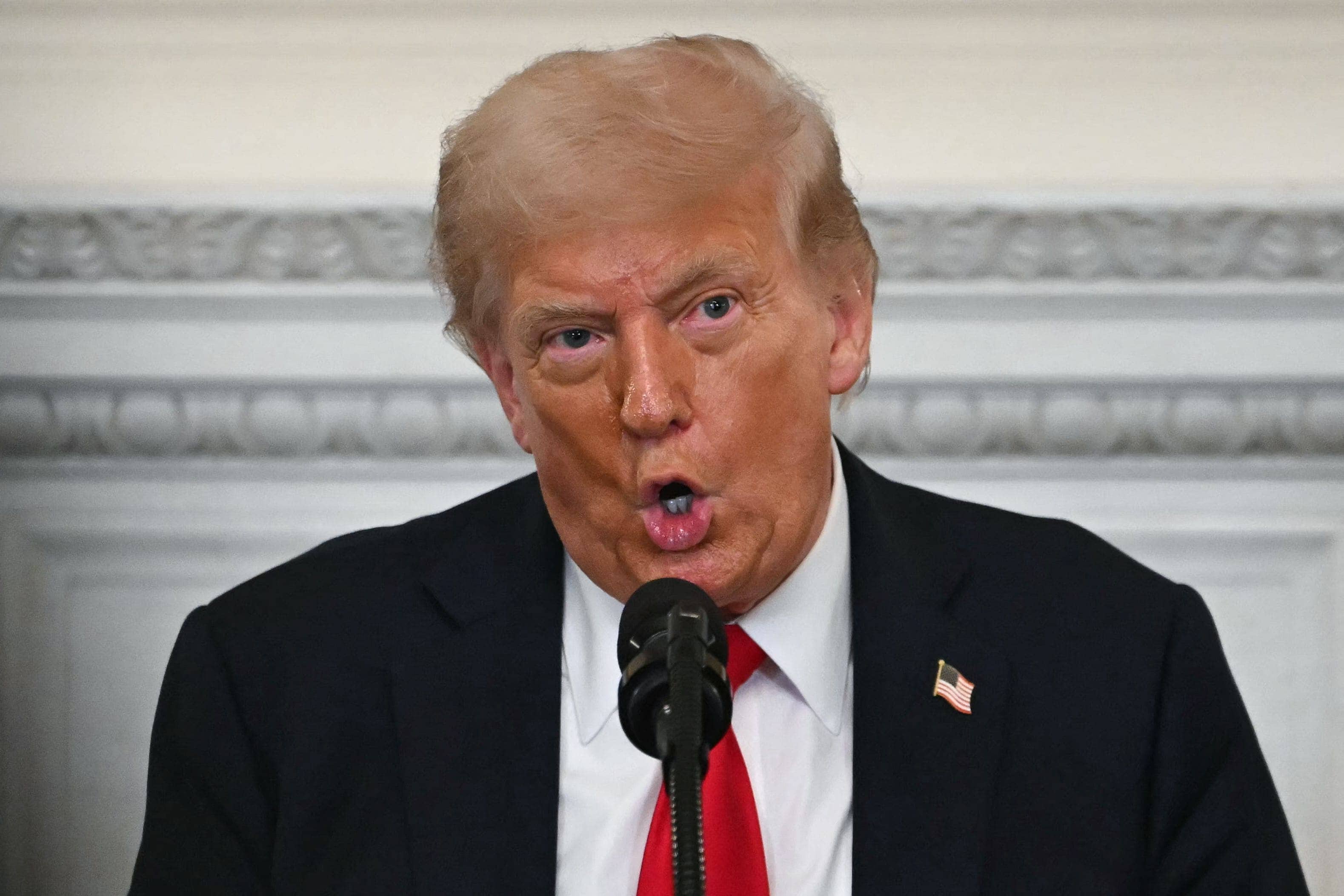 ट्रंप ने बीफ, कॉफी, कुछ फलों पर शुल्क हटाया