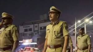 गुजरात : बलात्कार के आरोपी ने पुलिस पर हमला करने की कोशिश की, पैर में लगी गोली