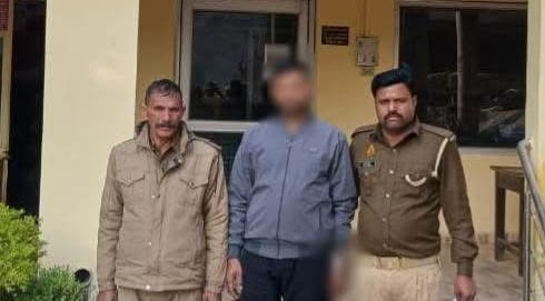 अवैध चरस की तस्करी करने के दो आरोपियों को पकड़ा 