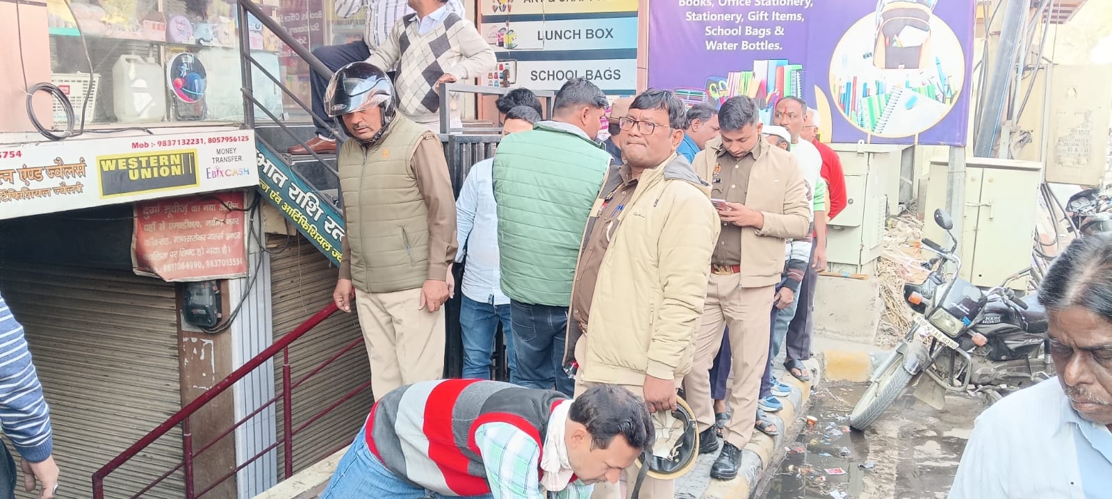 जेल रोड पर दुकान में लगी भीषण आग, दुकान स्वामी को हुआ लाखों का नुकसान