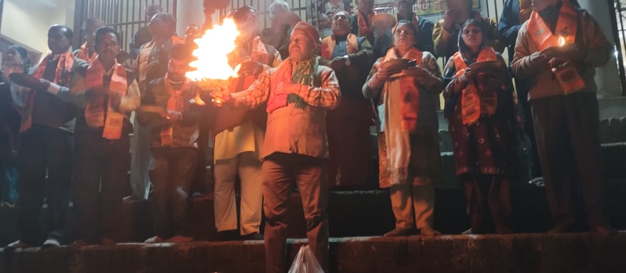 राष्ट्रीय पुजारी परिषद ने मार्गशीर्ष पूर्णिमा पर की परशुराम गंगा मैया की भव्य महाआरती