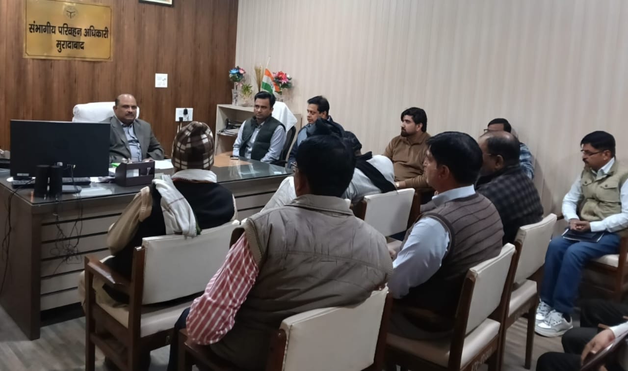 सड़क दुर्घटनाओं पर अंकुश को देर से जागा परिवहन विभाग : ट्रक, बस, टैक्सी यूनियन के पदाधिकारियों संग बैठक 