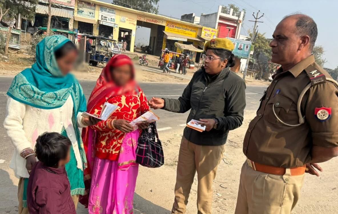 मिशन शक्ति : भ्रमणशील कर महिलाओं को दी साइबर अपराध की जानकारी