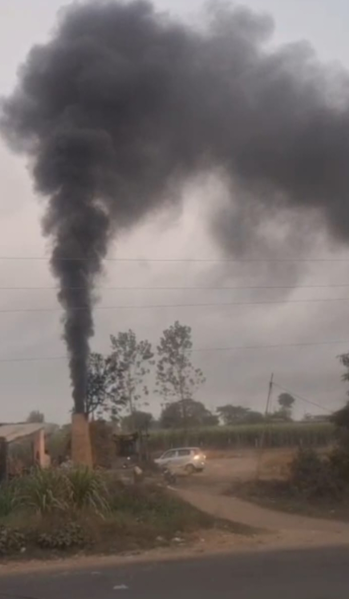 कोल्हू के धुएं से 'बेहद खराब' हुई फिजा, एक्यूआई 301 पहुंचा