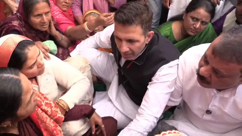 इंदौर में मौतों को लेकर कांग्रेस का मोदी पर निशाना, केरल के लोगों से उनपर भरोसा न करने को कहा