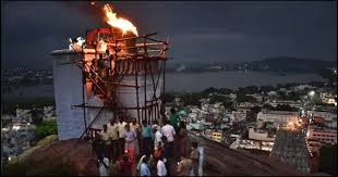 अदालत ने तिरुपरनकुंड्रम पहाड़ी पर दीप जलाने की अनुमति का आदेश बरकरार रखा