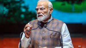 प्रधानमंत्री मोदी परियोजनाओं के उद्धाटन के लिए कोलकाता पहुंचे, सिंगुर में रैली को संबोधित करेंगे