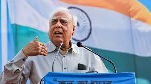 किसी से भी परामर्श नहीं करने का रवैया सरकार के हर निर्णय में झलकता है : कपिल सिब्बल