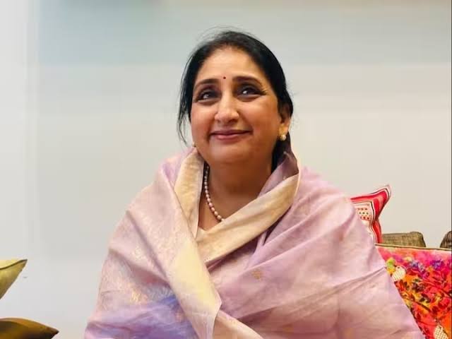 अजित पवार की पत्नी सुनेत्रा शनिवार को उपमुख्यमंत्री पद की शपथ ले सकती हैं