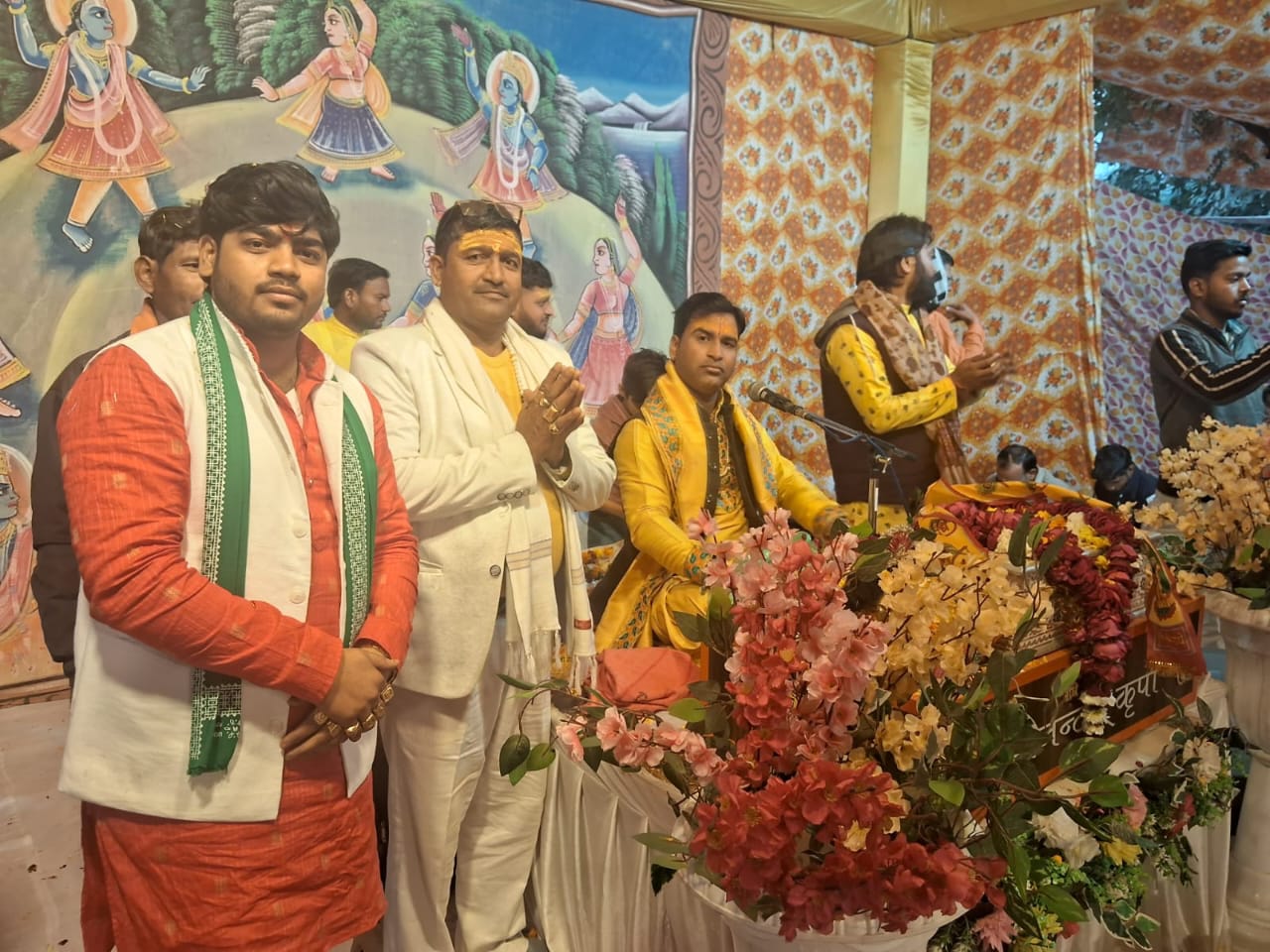 पंचदश नाम जूना अखाड़ा में गुरु धाम में कथा में वक्तव्य देते ब्यास