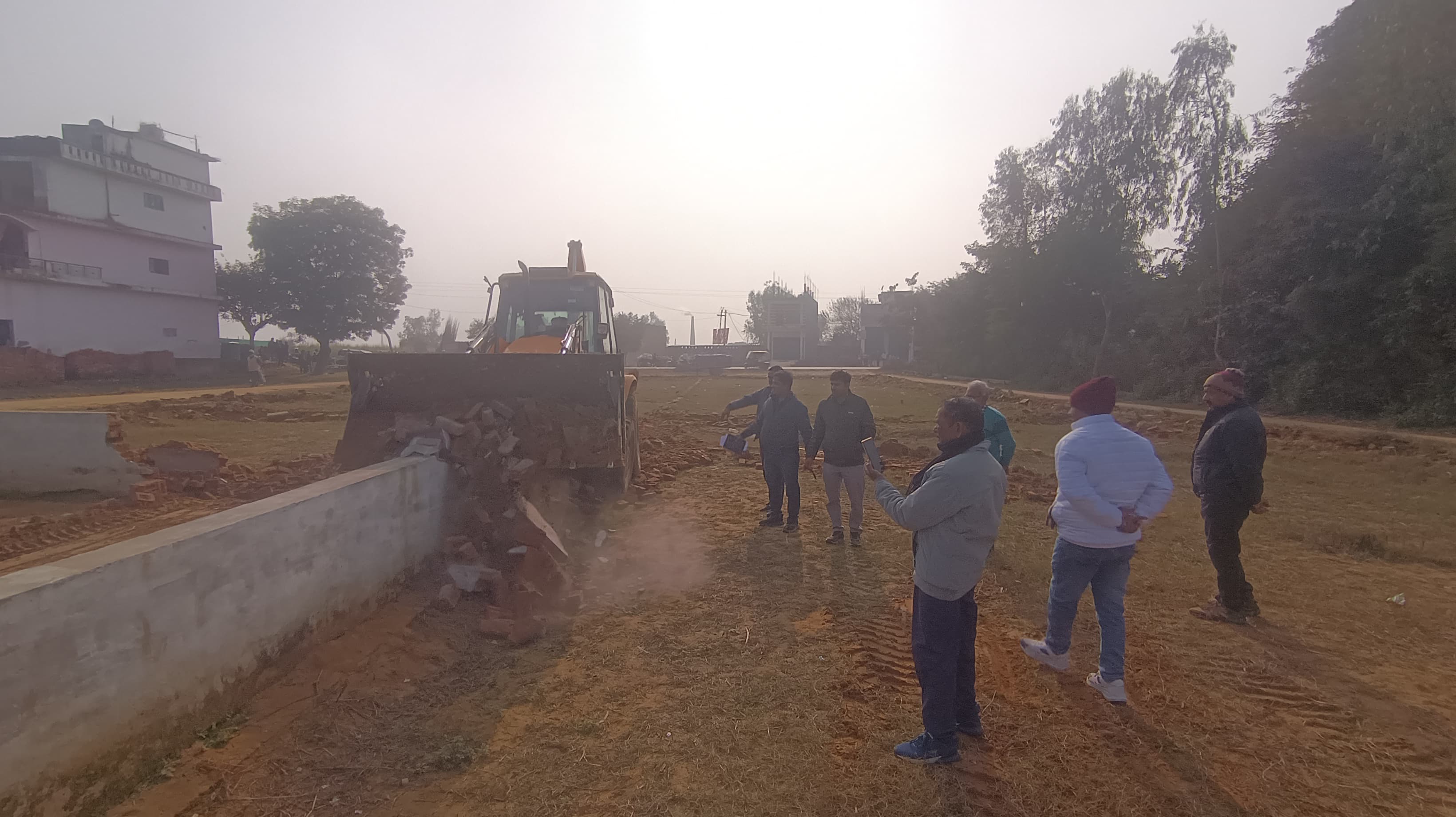 एमडीए का कड़ा एक्शन: पाकबड़ा में 15 बीघा अवैध प्लाटिंग ध्वस्त, बिना नक्शा स्वीकृति प्लाटिंग पर सख्ती