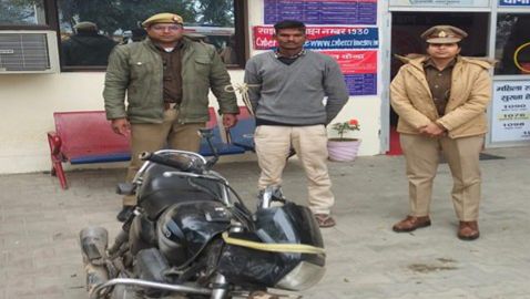 पचोखरा पुलिस ने चोरी की बाइक संग आरोपी दबोचा