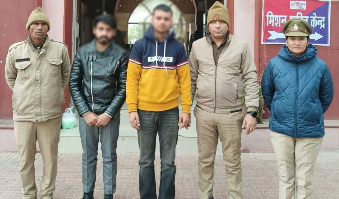 पुलिस की बड़ी कार्रवाई : पेट्रोल डालकर आग लगाने की घटना का सफल अनावरण, दो आरोपी गिरफ्तार