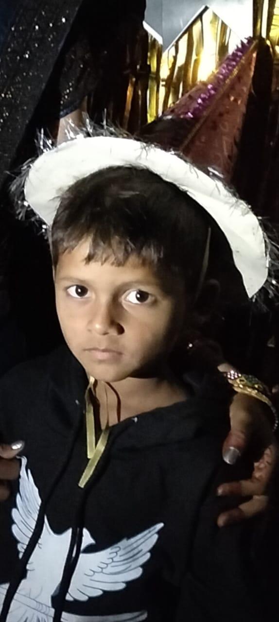 खाना बनाते समय सिलेंडर में लगी आग, चार सगे भाई-बहन झुलसे, एक की मौत