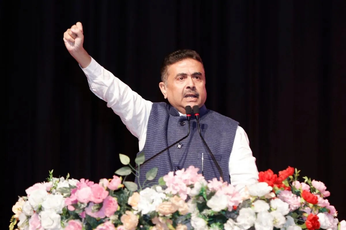 शुभेंदु अधिकारी ने ममता बनर्जी के खिलाफ 100 करोड़ रुपये का मानहानि का मुकदमा दायर किया