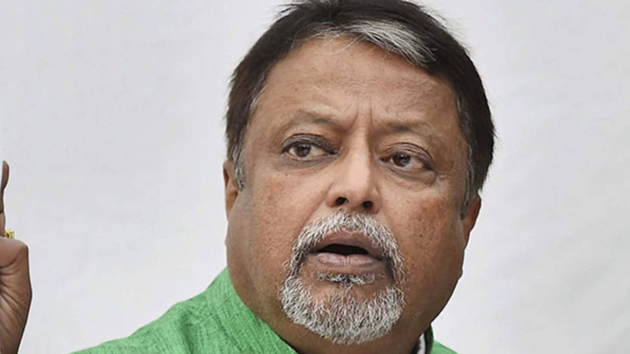 तृणमूल कांग्रेस, भाजपा समेत विभिन्न दलों के नेताओं ने मुकुल रॉय को श्रद्धांजलि दी