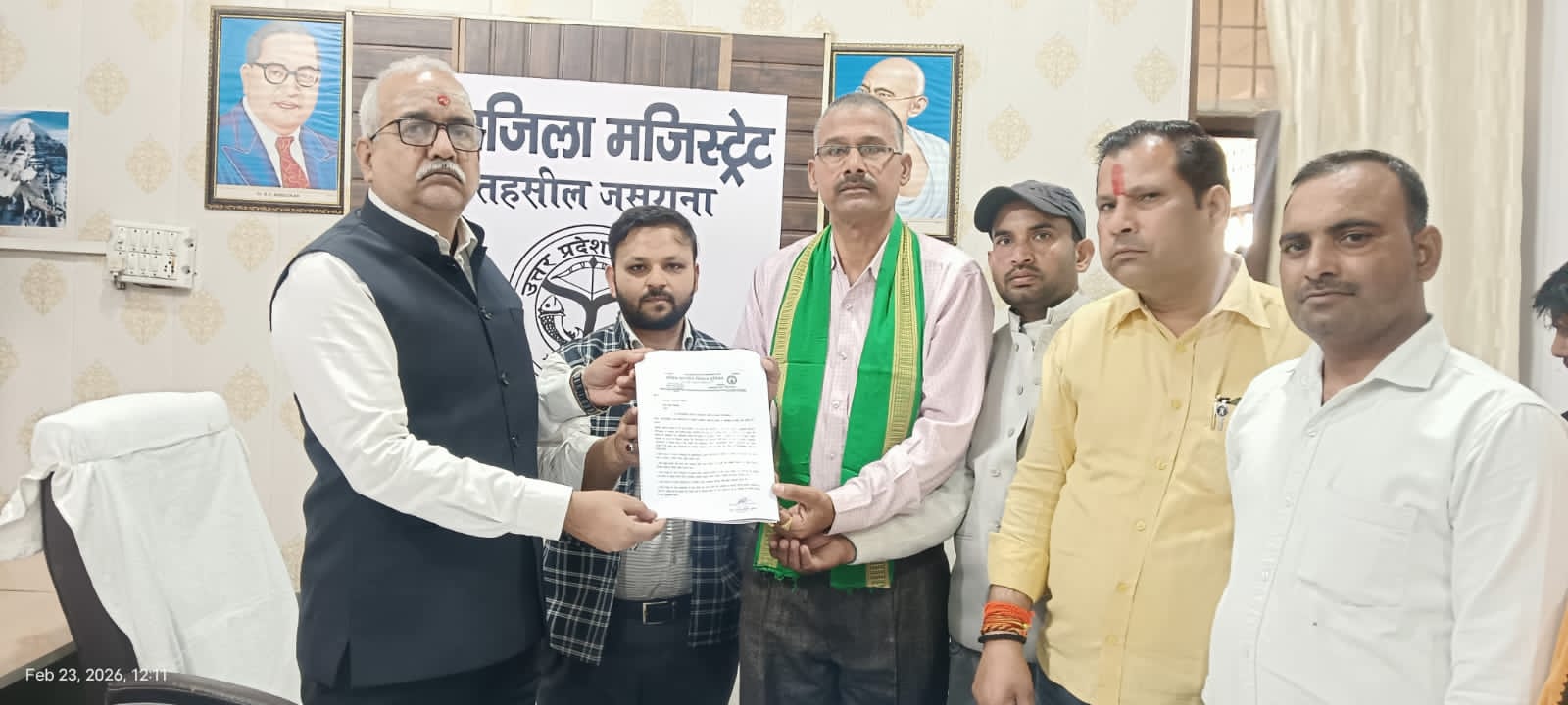 किसानों की समस्याओं को लेकर अखिल भारतीय किसान यूनियन ने एसडीएम को सौंपा ज्ञापन