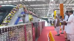 प्रधानमंत्री मोदी ने मेरठ मेट्रो और नमो भारत ट्रेन को हरी झंडी दिखाई