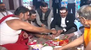 अदाणी ने झारखंड के बाबा बैद्यनाथ मंदिर में की पूजा-अर्चना, दो बिजली परियोजनाओं की करेंगे समीक्षा