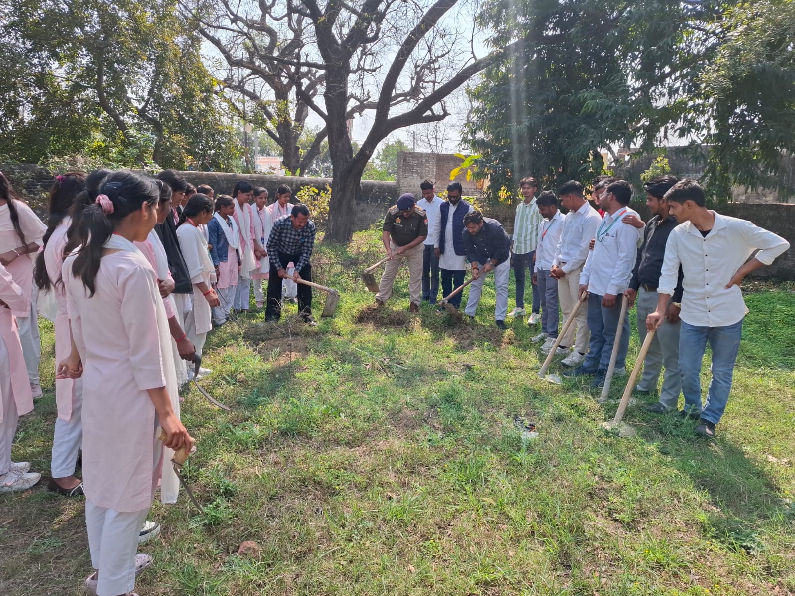 सात दिवसीय विशेष शिविर का शुभारंभ