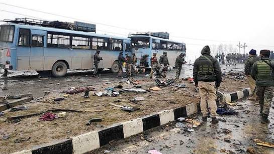 ममता, अभिषेक ने पुलवामा हमले में जान गंवाने वाले सीआरपीएफ जवानों को श्रद्धांजलि दी