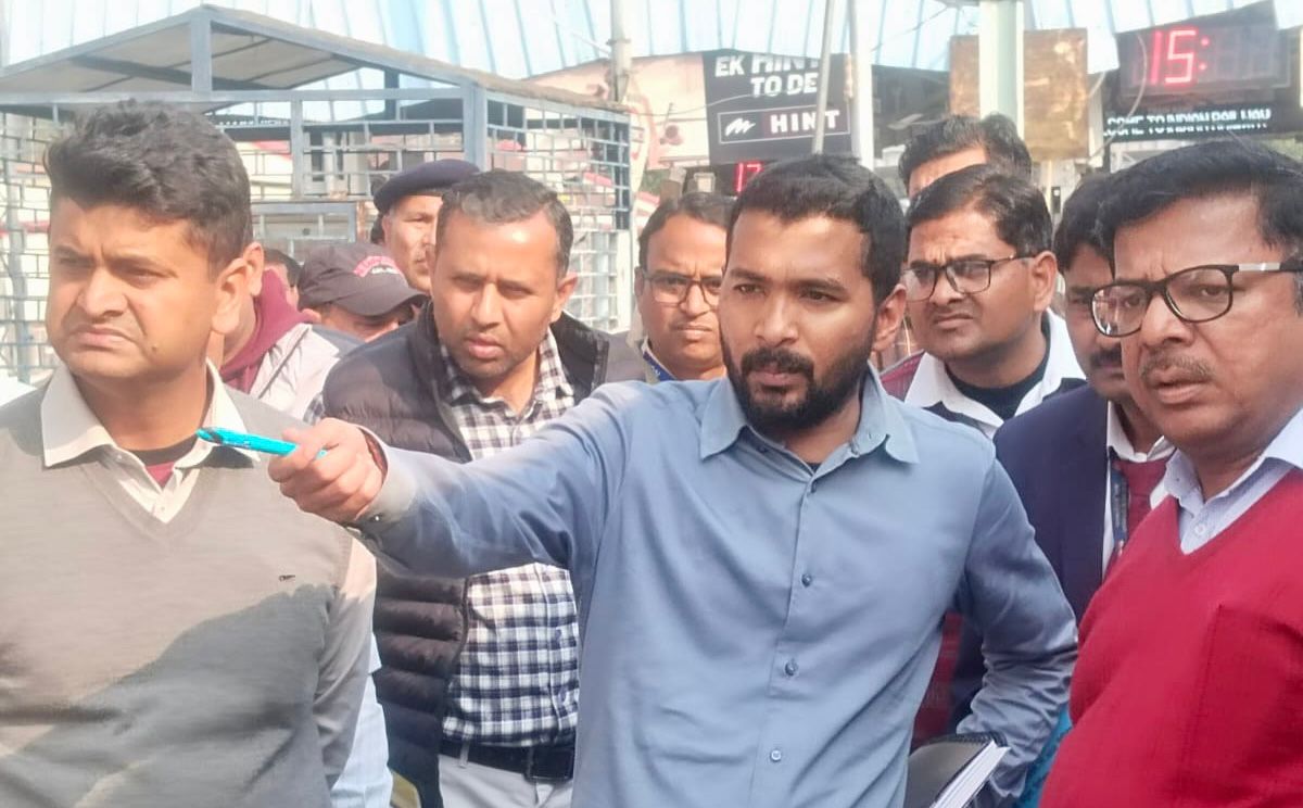डीआरएम ने किया टूंडला–इटावा रेलखंड का विंडो निरीक्षण