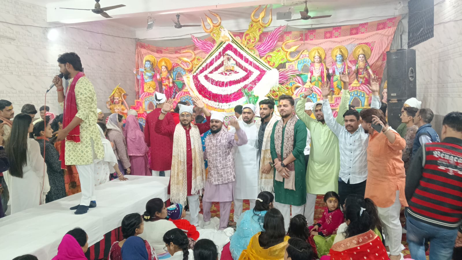 समाज सेवा युवा मंडल के चार वर्ष पूर्ण होने पर, संकीर्तन का आयोजन 