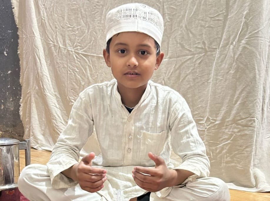 बच्चों में दिखी मासूमियत अफ्फान अख्तर ने रखा पहला रोजा
