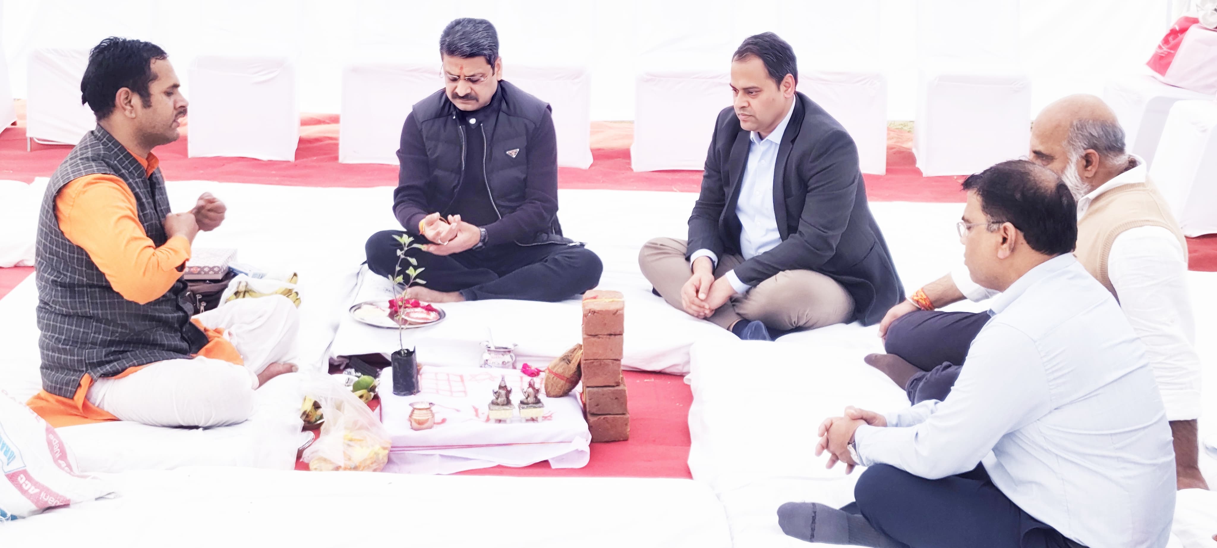 मुरादाबाद शहर में 34.67 करोड़ से बनेगा 100 बेड का क्रिटिकल केयर हॉस्पिटल, विधायक, डीएम और सीडीओ ने किया भूमिपूजन