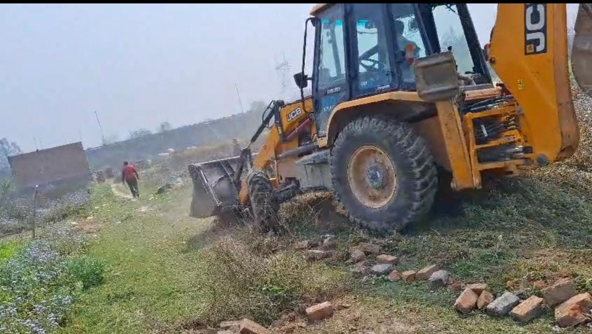 मुरादाबाद विकास प्राधिकरण की बड़ी कार्रवाई अवैध प्लाटिंग ध्वस्तीकरण 