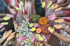 होली पर झारखंड के स्वयं सहायता समूहों ने तैयार किया हर्बल गुलाल