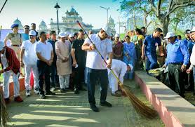 राजस्थान: मुख्यमंत्री भजनलाल शर्मा ने सफाईकर्मियों को पीपीई किट बांटी