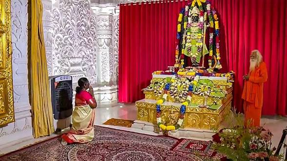 राष्ट्रपति मुर्मू अयोध्या में राम मंदिर गईं, स्वर्ण जड़ित श्री राम यंत्र की स्थापना की
