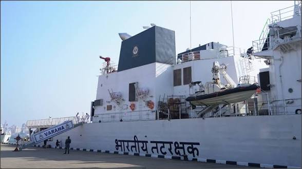 कोच्चि में तटरक्षक मुख्यालय के समीप ड्रोन उड़ाने के आरोप में दो अमेरिकी पर्यटकों पर मामला दर्ज