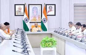 मुख्यमंत्री योगी ने की मेट्रो रेल परियोजनाओं की समीक्षा की