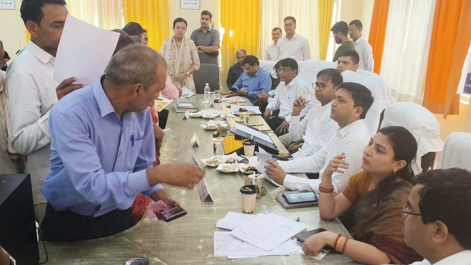 संपूर्ण समाधान दिवस में आई 78 शिकायतों में से 11 का मौके पर हुआ निस्तारण 