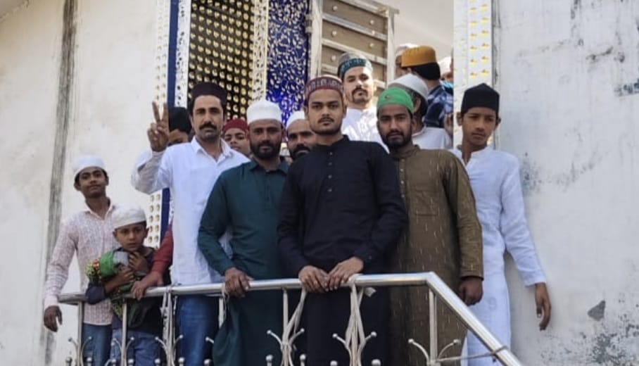 अलविदा जुमा : अल्लाह की इबादत में झुके हजारों सिर,मुल्क के लिए मांगी गई दुआएं 