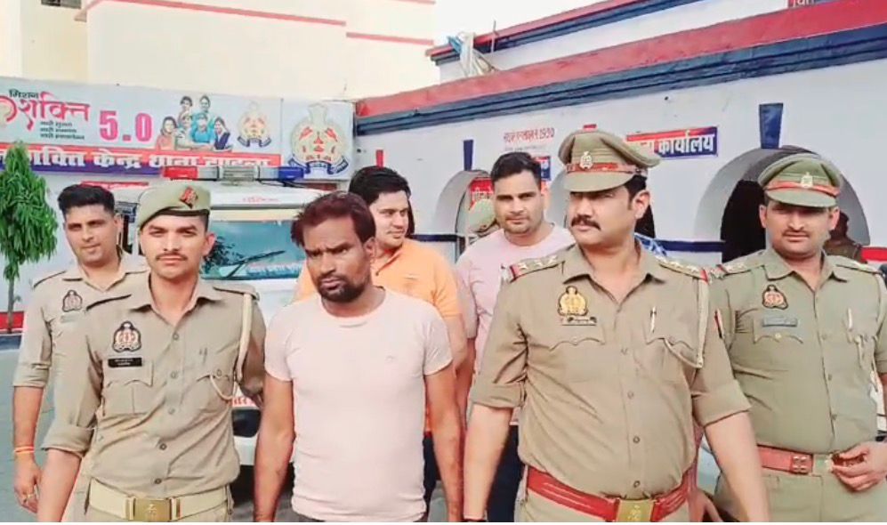 अवैध संबंधों के शक में दुकान में सो रहे व्यक्ति की हत्या, आरोपी गिरफ्तार